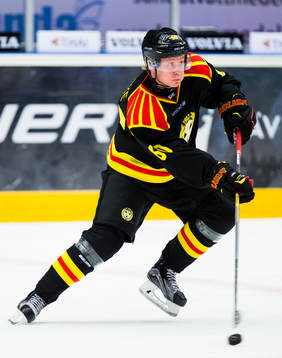 Brynäs Jens Lööke med pucken