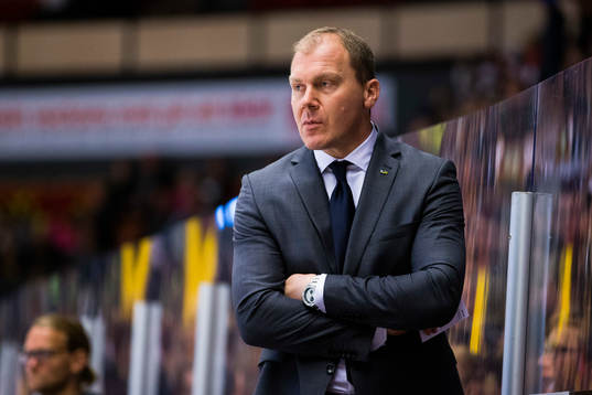 s tränare Johan Lindbom