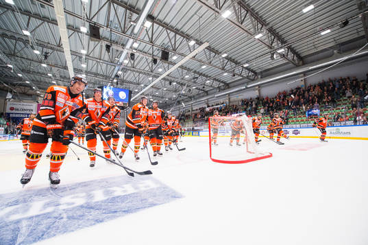 Karlskronas lag jublar mot sin klack