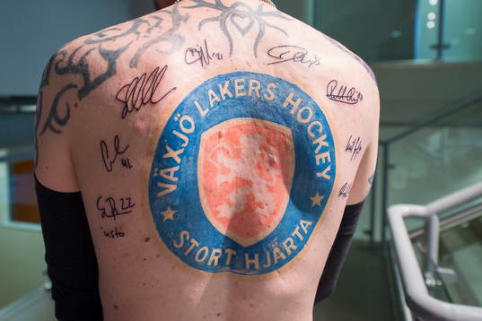 Växjö supportern Lars Johansson har tatuerat in Växjös