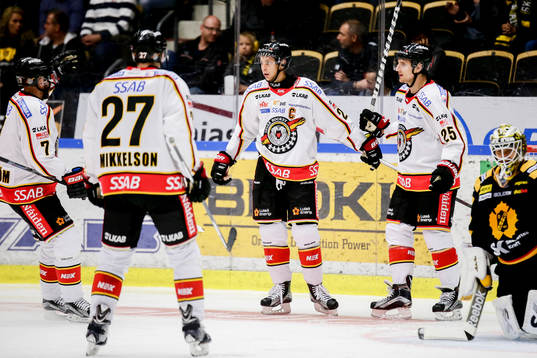 Luleås Johan Harju jublar