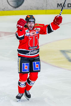 Örebros Jakub Petruzalek  jublar