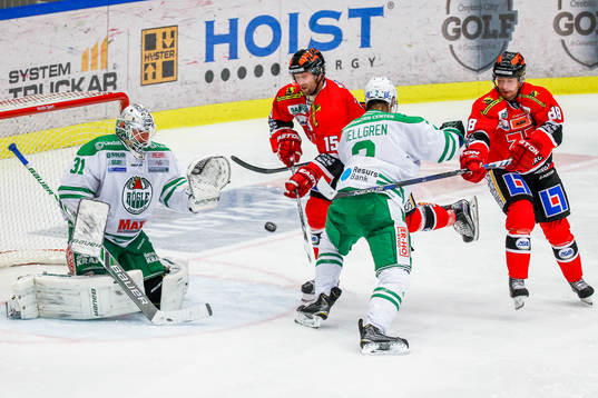 Styrning av Örebros Jakub Petruzalek  resulterar i 2-1