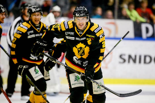 Skellefteås Jimmie Ericsson jublar