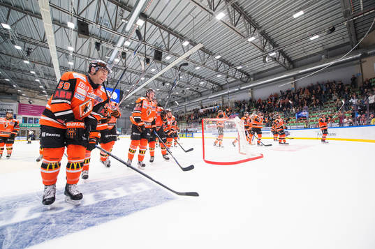 Karlskronas lag jublar mot sin klack