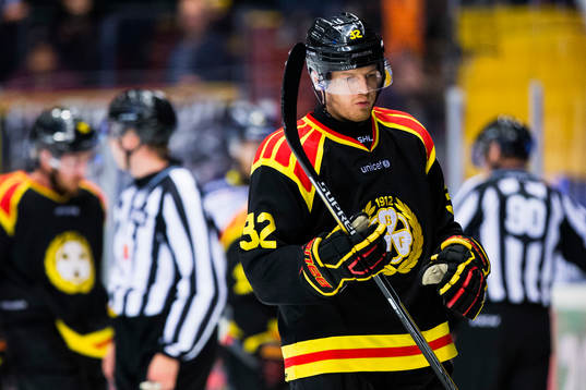Brynäs Nick Johnson ser deppig ut