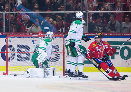 Örebros Jakub Petruzalek  jublar