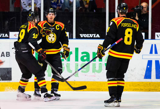 Brynäs Anton Rödin (m) jublar