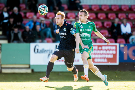 Utsiktens Robin Jonsson och Ljungskiles Jonas Lindberg