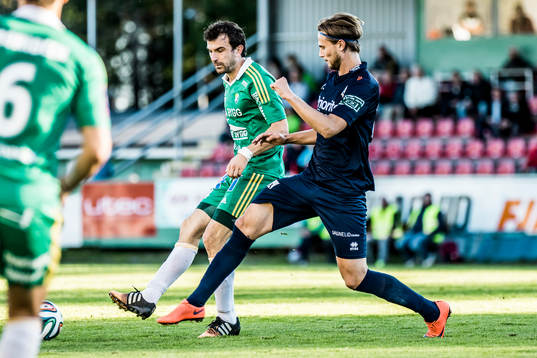 Ljungskiles Aleksandar Kitic före en spelare i Utsikten