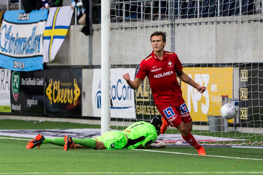 Norrköpings Arnor Ingvi Traustason jublar