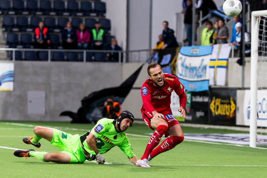chans för Norrköpings Emir Kujovic Gefles målvakt Emil