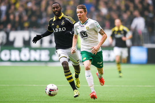 s Henok Goitom och Hammarbys Birkir Már Saevarsson