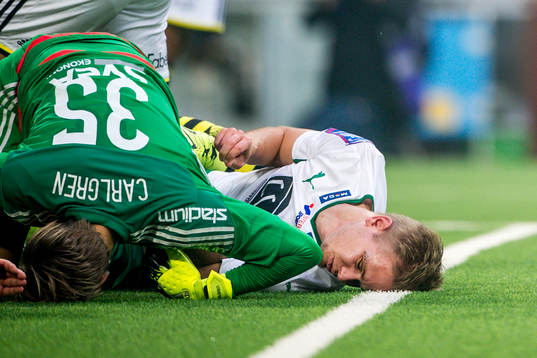 Hammarbys Erik Israelsson skadas allvarligt