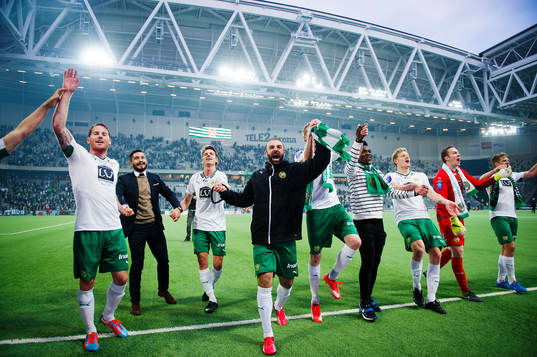 Hammarbys spelare jublar