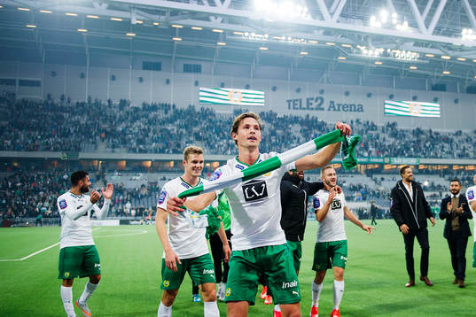 Hammarbys spelare med Philip Haglund jublar