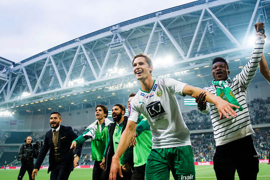 Hammarbys spelare med Philip Haglund jublar