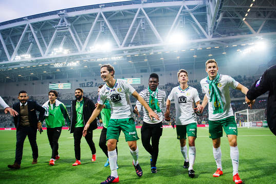 Hammarbys spelare jublar