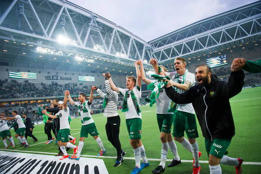 Hammarbys spelare jublar