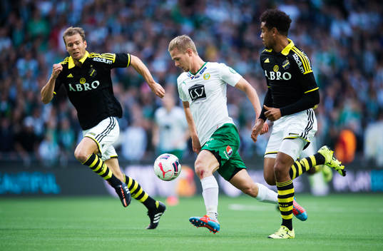 s Per Karlsson och Noah Sonko Sundberg utmanas av Hammarbys