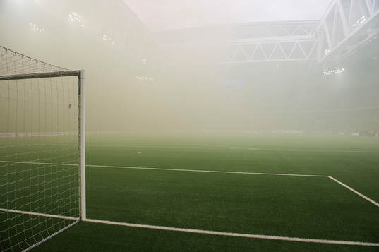 Ett rökfyllt Tele2 Arena