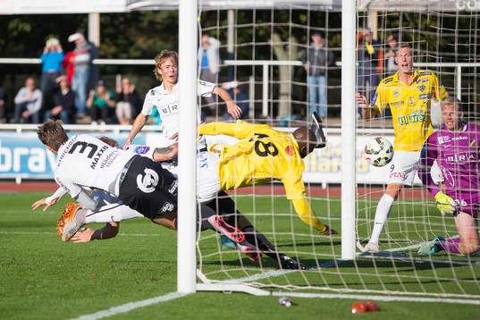 Falkenbergs Hakeem Araba gör mål