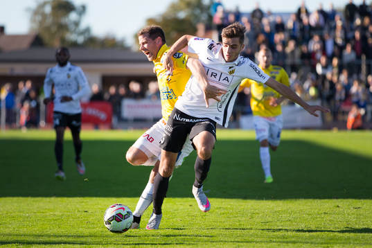Falkenbergs Stefan Rodevåg och Häckens Egzon Binaku