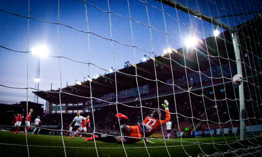 Örebros Martin Broberg gör 1-0