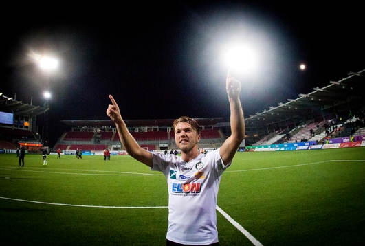 Örebros Martin Broberg jublar