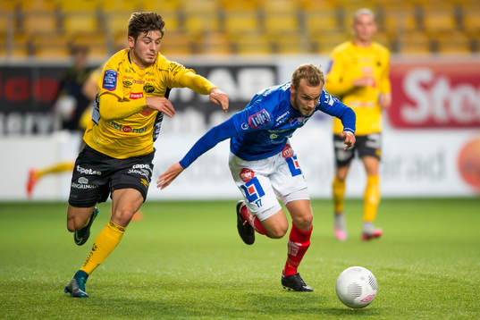 Kamp mellan Åtvidabergs Hampus Holmgren och Elfsborgs