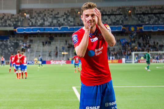 Helsingborgs Arnór Smárason tackar publiken
