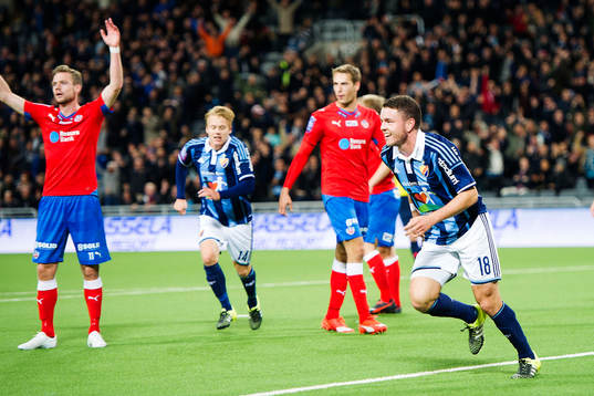 Djurgårdens Kerim Mrabti gör 1-0 och jublar