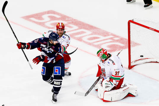 Linköpings Gustav Forsling (ej i bild) gör 1-0