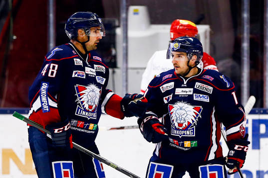 Linköpings Garret Roe jublar