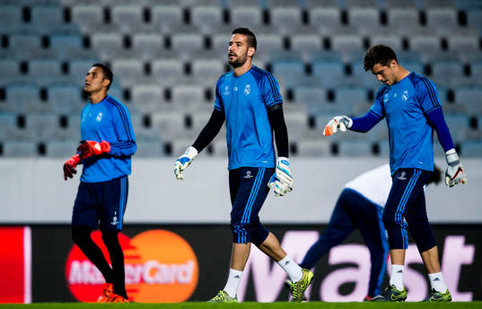 Real Madrids målvakt Keylor Navas, målvakt K. Casilla och