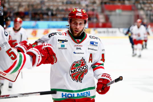 s Oscar Hedman jublar