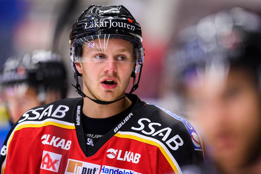 Luleås Lucas Wallmark på uppvärmningen