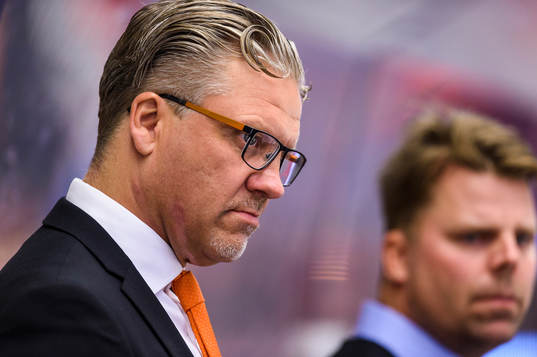 Karlskronas huvudtränare Per Hånberg på uppvärmningen
