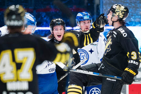 s Markus Lauridsen (th) gör 1-0 och jublar med Marcus