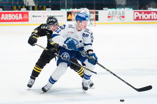 s Oscar Steen jagar Leksands Lars Bryggman