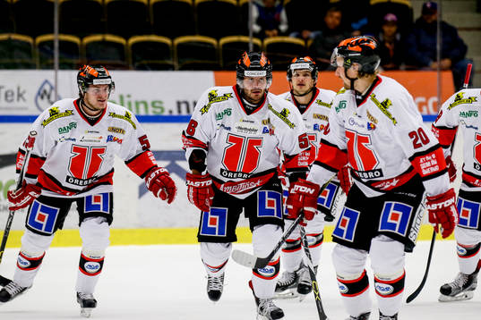 Örebros  Johan Wiklander och Marcus Weinstock jublar