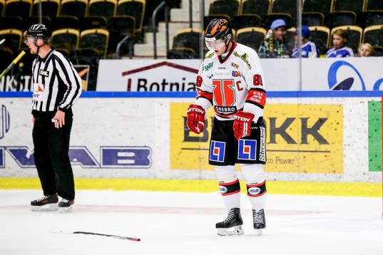 Örebros  Viktor Ekbom deppar
