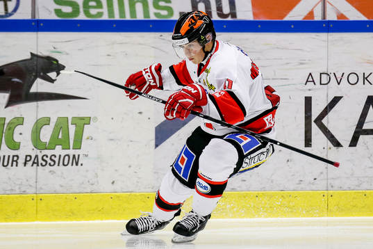 Örebros  Joel Mustonen jublar