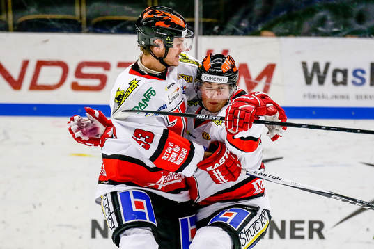Örebros  Joel Mustonen jublar