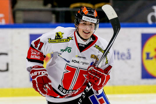 Örebros  Joel Mustonen jublar