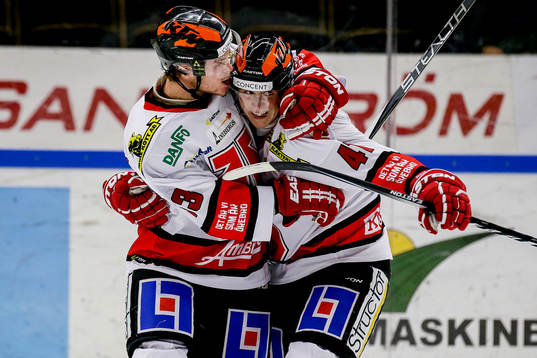 Örebros  Joel Mustonen jublar