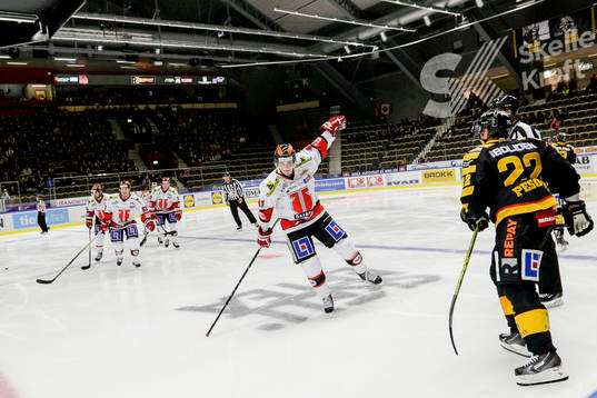 Örebros  Joel Mustonen jublar