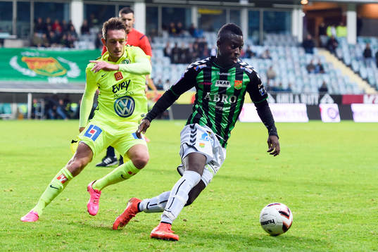 Jönköpings Daryl Smylie och GAIS Kieron Cadogan
