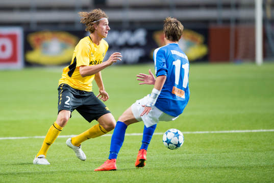 Elfsborgs Christopher Mc Vey tar sig förbi Stjarnans