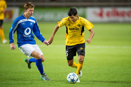 Elfsborgs Rami Kaib tar sig förbi Stjarnans Gudmundur